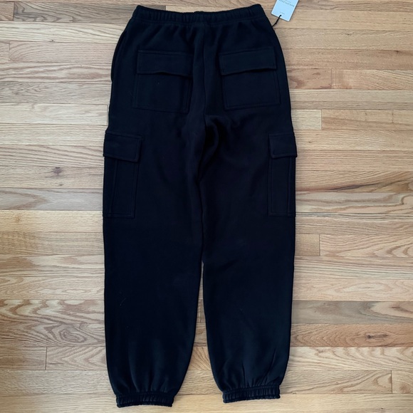 Aritzia Cozy Sweatfleece Mega Cargo Jogger - Small Tall - Picture 9 of 13